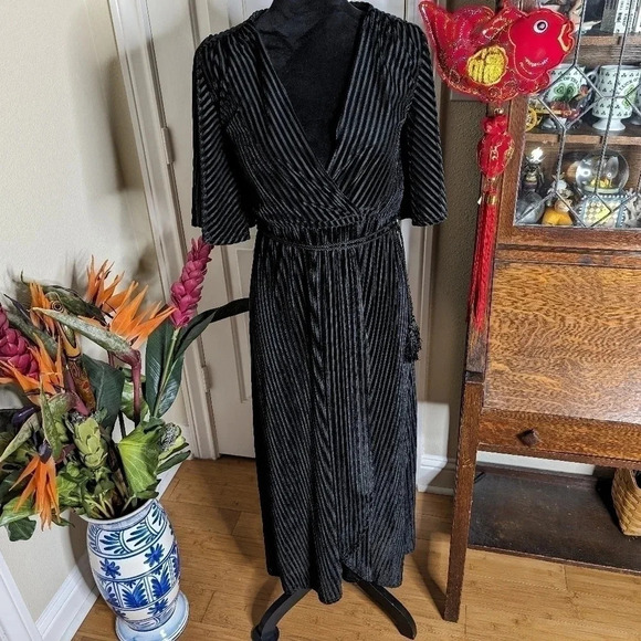 Lost + Wander Dresses & Skirts - Moving Sale! 💘 lost + wander black high low ribbed Dress M.